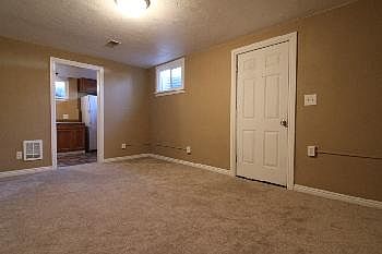 3rd image of 980 Iona St