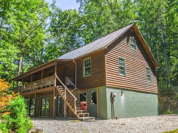 391 Crumby Creek Ter, Blairsville, GA 30512