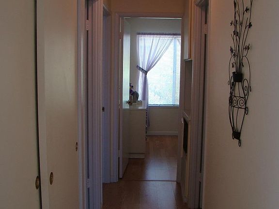 5th image of 320 Beechvale Ct