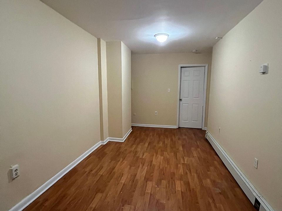 1st image of 4422 Sansom St Floor 3