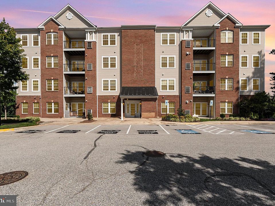 1st image of 1624 Hardwick Ct Unit 402