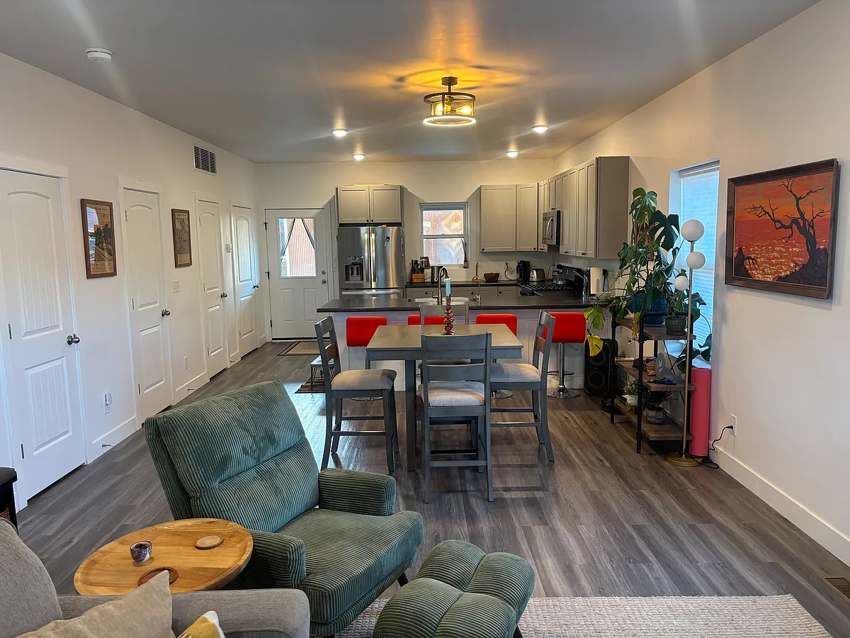 Open first floor - 730 N Laura St