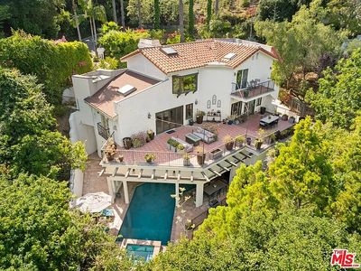 2216 E Live Oak Dr, Los Angeles, CA, 90068