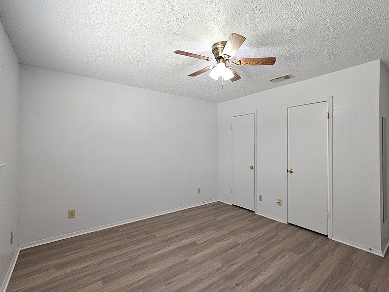 2209 Dickens Dr — Photo 7