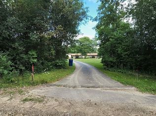 9503 Warren Rd, Plymouth, MI 48170