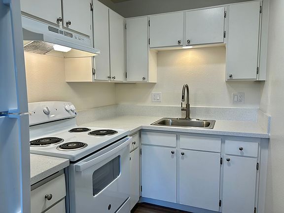 2nd image of 1000-1042 W Orange St #1042-A09