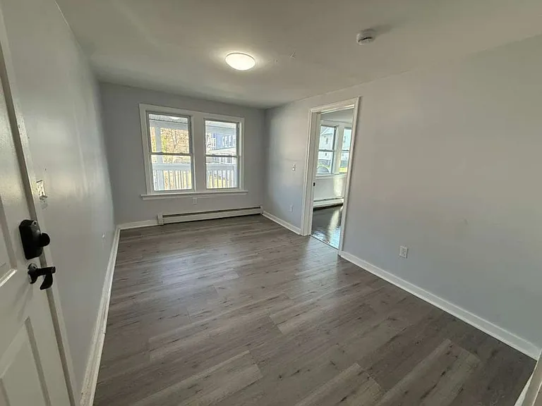 88 Cross St — Photo 16