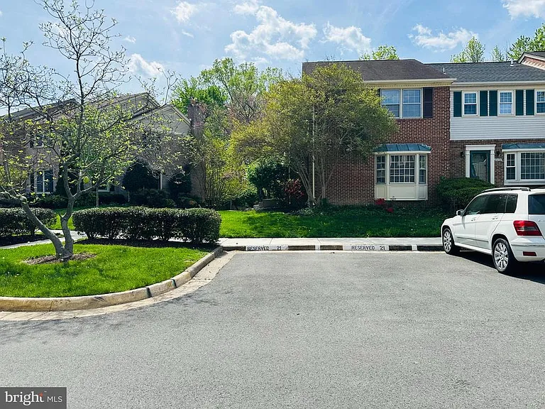8251 Clifton Farm Ct — Photo 44