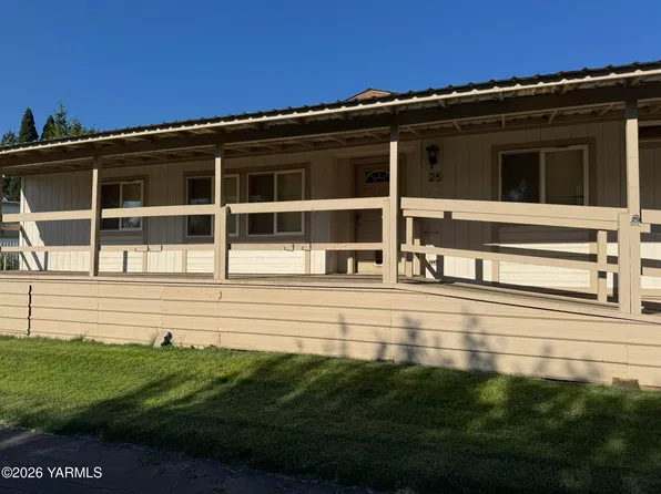 811 2nd Ave #25, Zillah, WA 98953