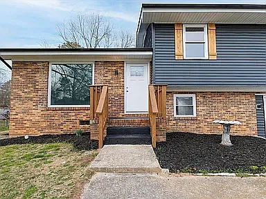 3 bed, 1632 sqft, $2,400 — Photo 2
