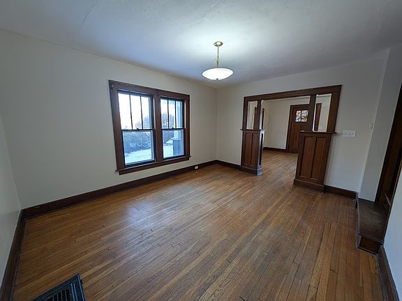 3rd image of 1043 Chenango St #2