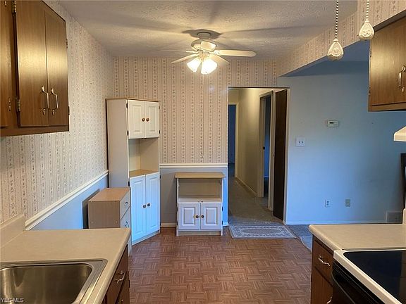 5th image of 16340 Heather Ln #F104