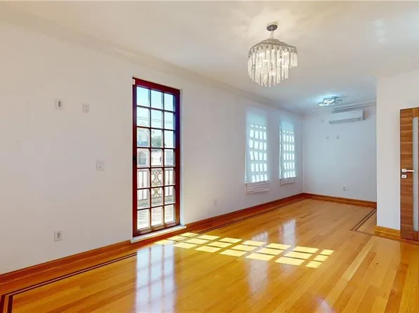 2317 East 63rd Street image 21 of 33