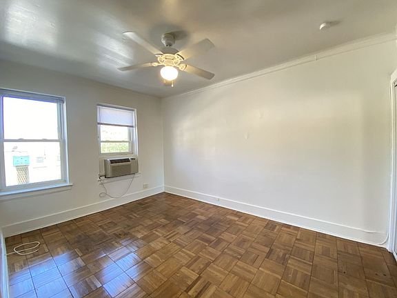 3rd image of 755 W Cornelia Ave #107