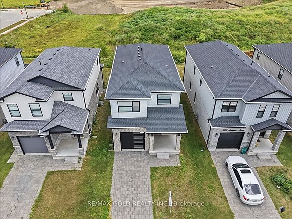 2nd image of 3846 Auckland Ave