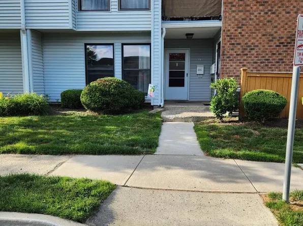 3 Twin Rivers Dr #K, Hightstown, NJ 08520