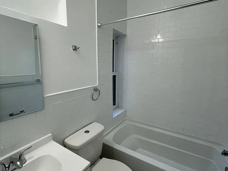 111 Johnston St. — Photo 8