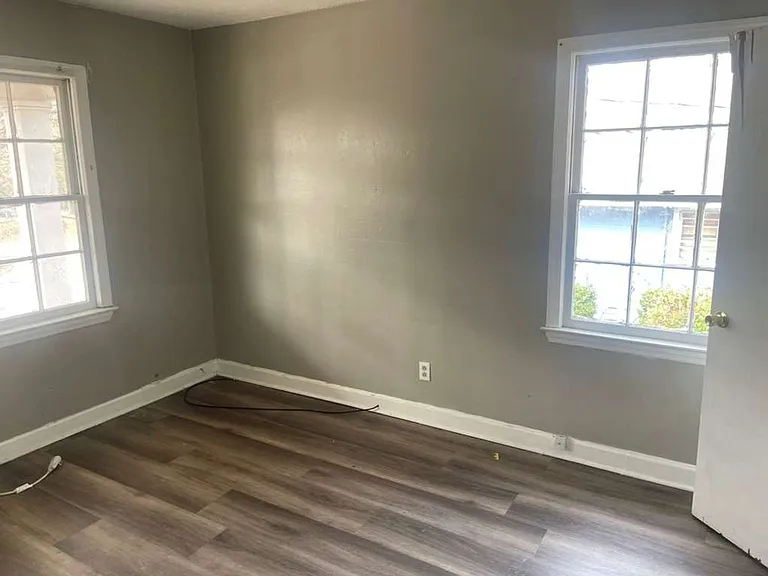 1514 Murchison Rd — Photo 5