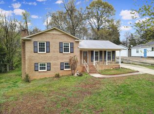 8521 Sunflower Rd, Charlotte, NC 28227