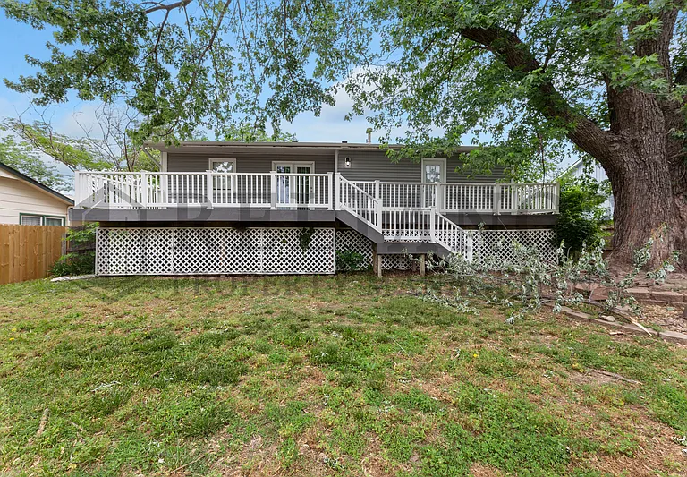 2021 S Flynn St — Photo 3