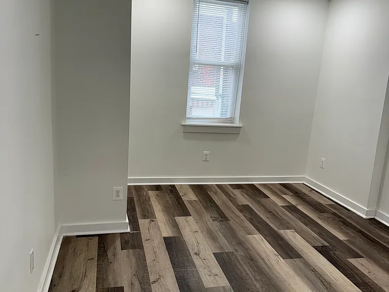 5942 Warrington Ave — Photo 12