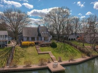 18296 Teepee Trl, Hudson, IL 61748