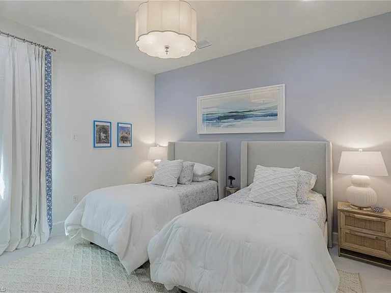 8963 Gustavia Ct — Photo 27