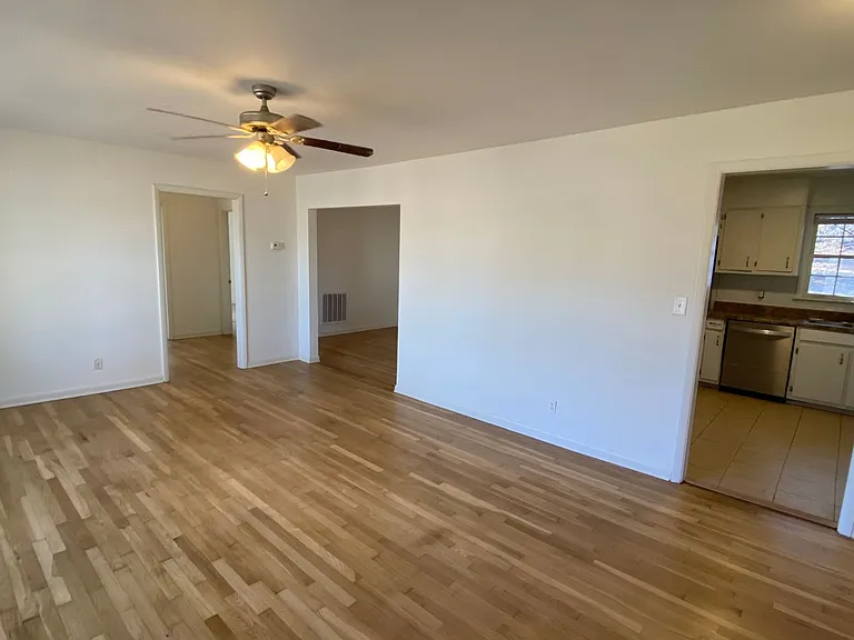 2517 Piney Branch Rd NW — Photo 2