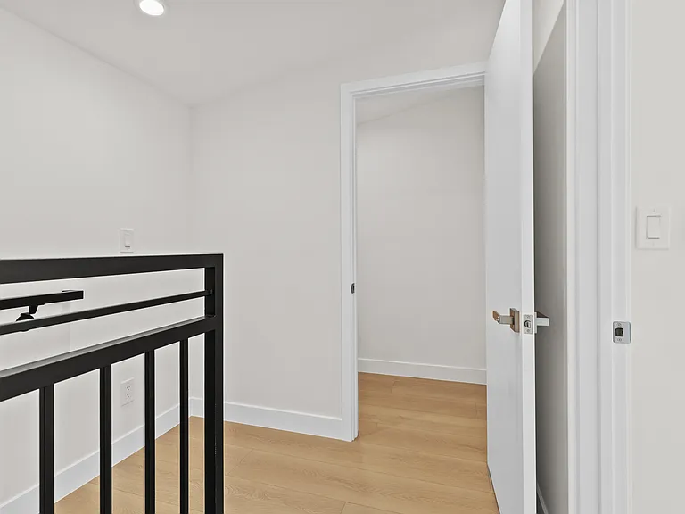1133 N Maryland Ave #B — Photo 13