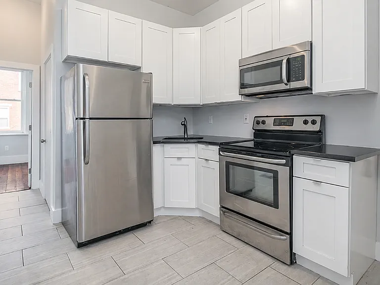 1720 N Marshall St — Photo 1