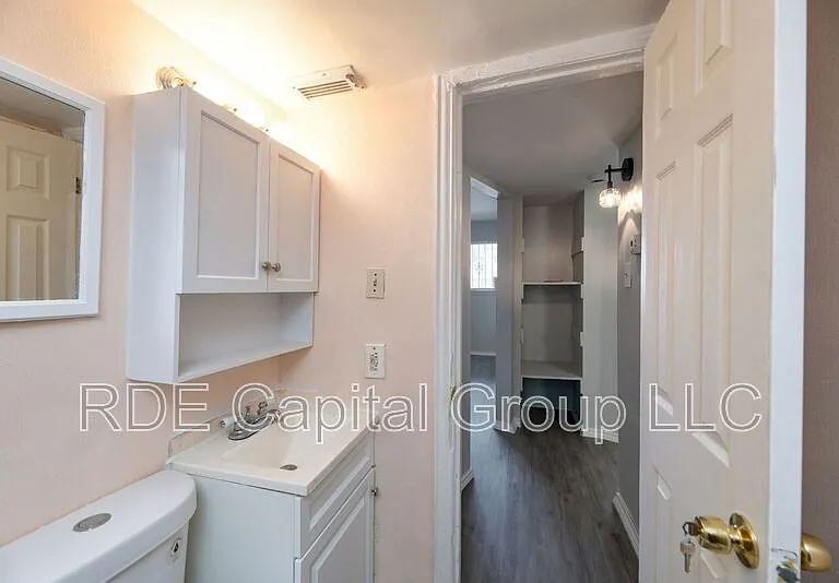 2408 Meyers St #204 — Photo 11