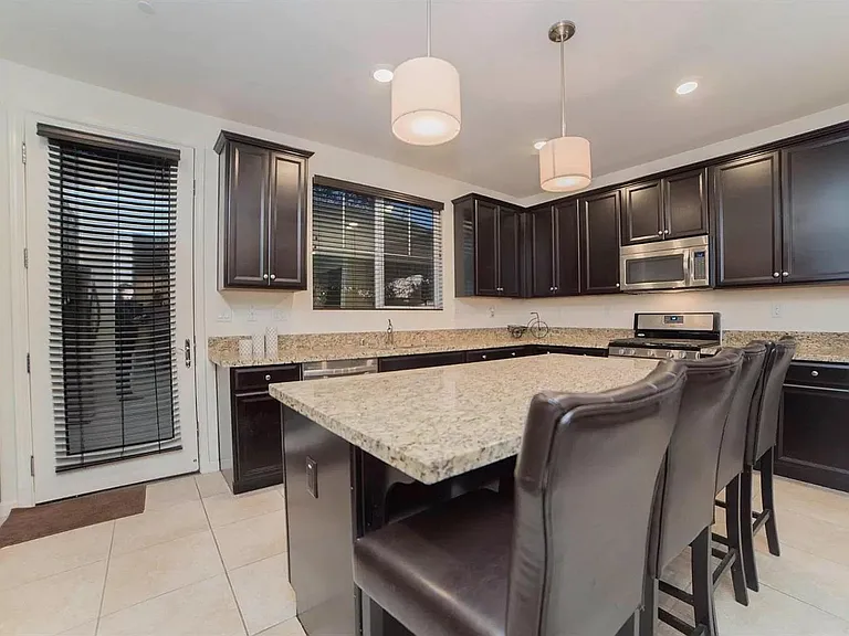 1088 Arrington Dr — Photo 8