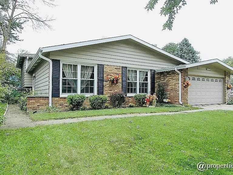 1150 Countryside Dr photo 1