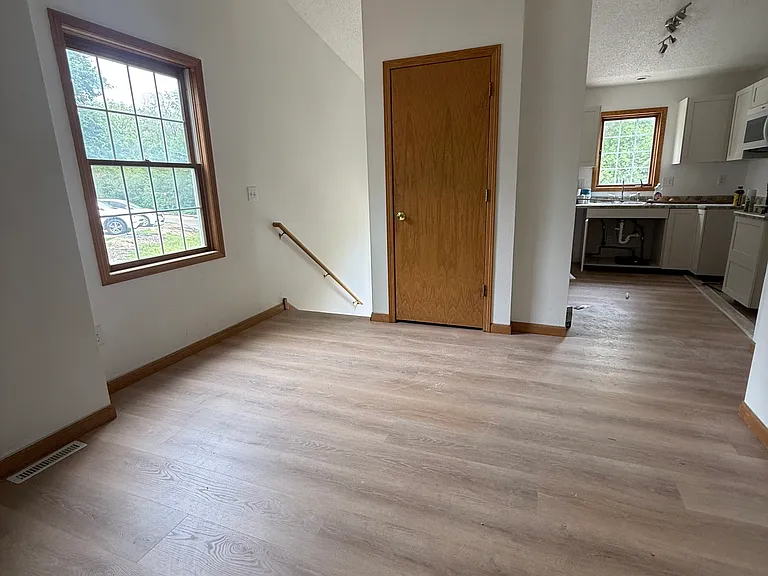 751 W Benton St #1/2 — Photo 4