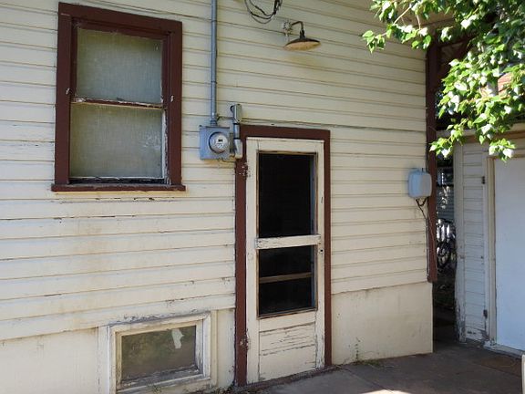 3rd image of 950 N 11th St