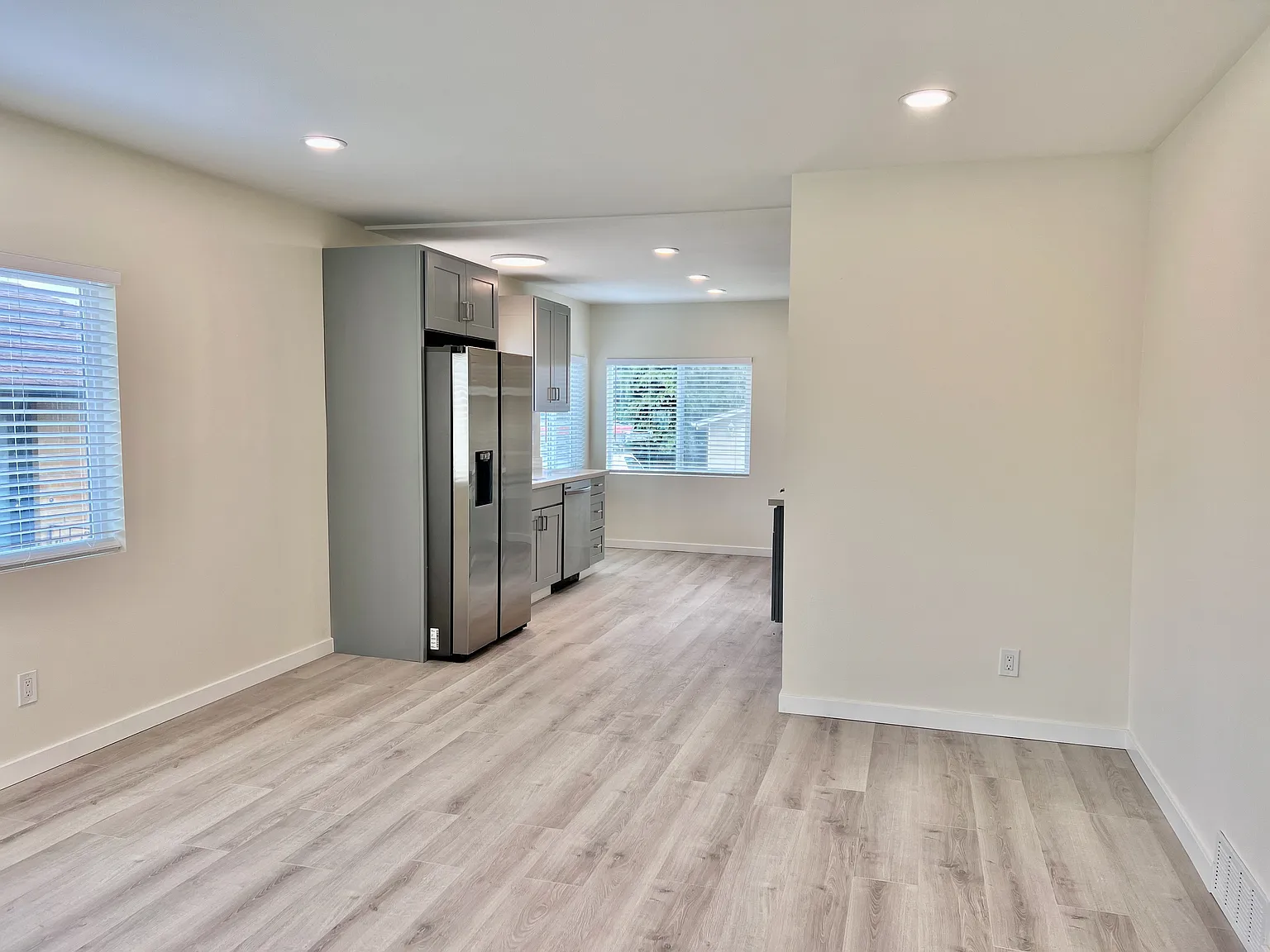 4 bed, 1290 sqft, $3,200 — Photo 4