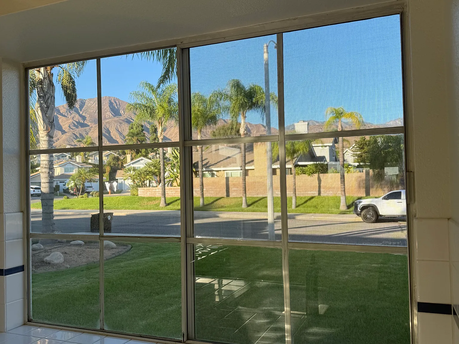 3 bed, 1275 sqft, $3,200 — Photo 3