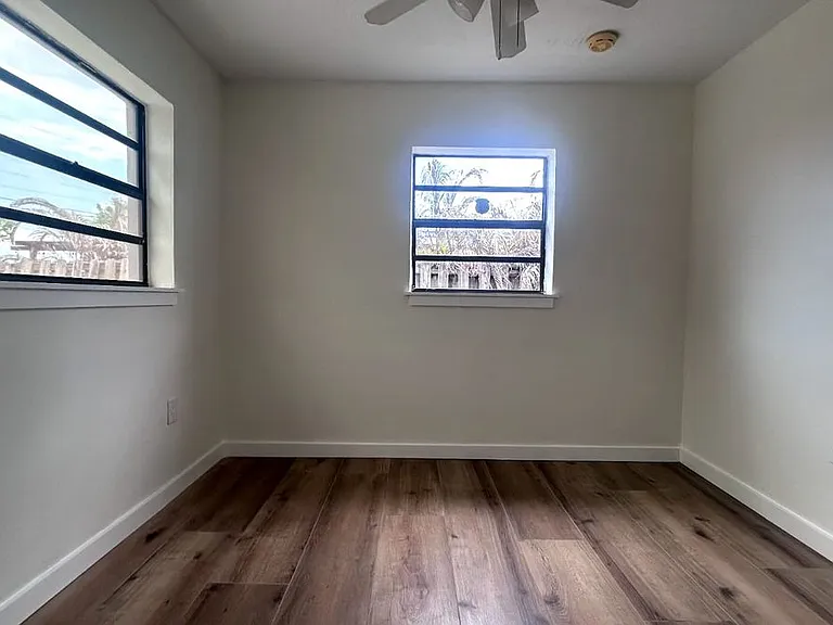 329 W Arlington St — Photo 25