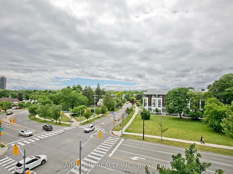 26 Churchill Ave #Townhouse 120 — Photo 35
