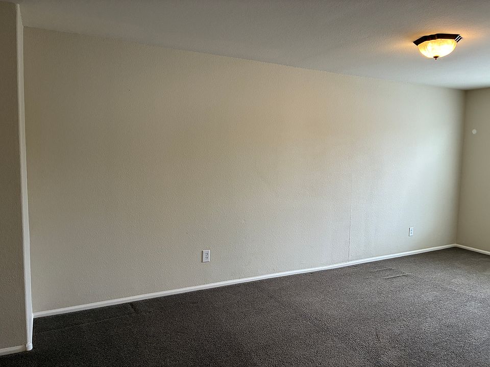 1st image of 2217 W Steed Rdg