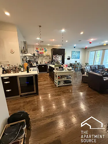 2127 W Division St #1 Photo 1
