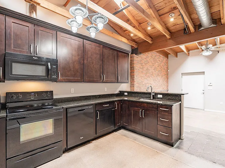 222 S. Cherry Ave. — Photo 1