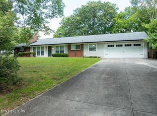 1537 Leconte Dr, Maryville, TN 37803