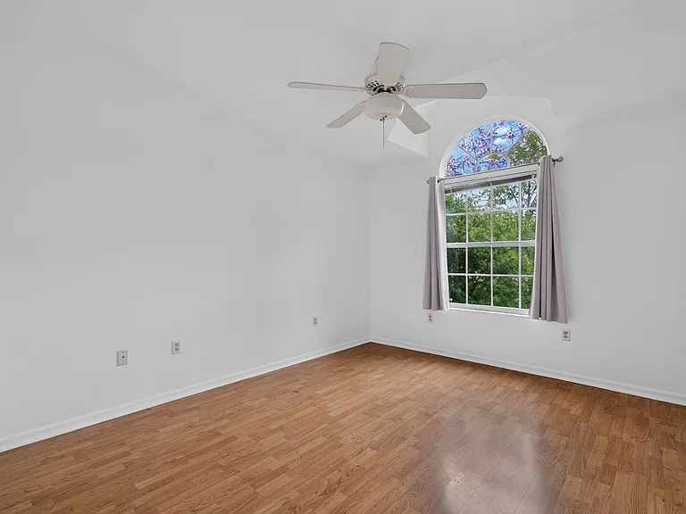 2324 NW 40th Pl — Photo 24