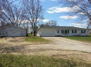 912 W Main St, Hortonville, WI 54944