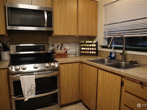 4th image of 619 Firwood Court