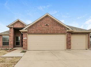 203 S Chestnut St, Forney, TX 75126