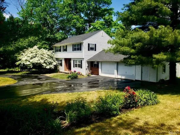 717 Tilghman St, Coopersburg, PA 18036