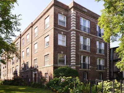 1115 W Lunt Ave #1, Chicago, IL, 60626