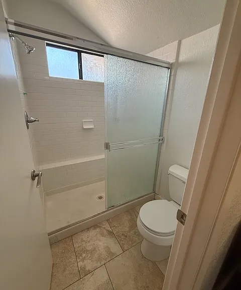 Master bathroom (2nd floor)